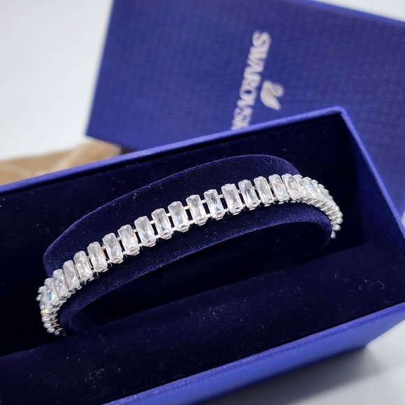 Swarovski  White Rhodium Bright Crystals Baget Pave Swarovski Bracelet - Picture 1 of 13